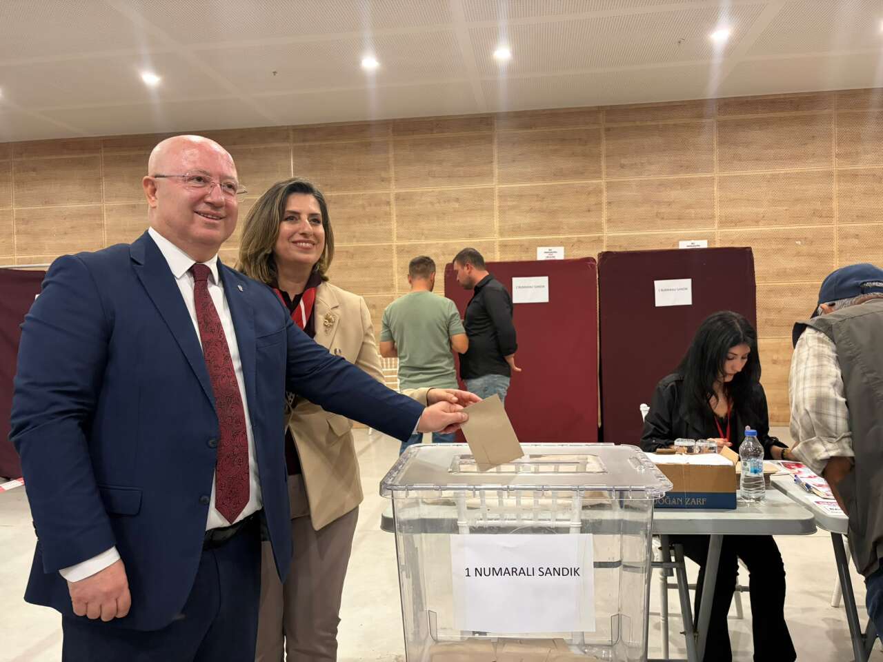 Menteşe’de Yeni Parti Ön Seçimi Başladı: İki Aday Başkanlık İçin Yarışıyor 11